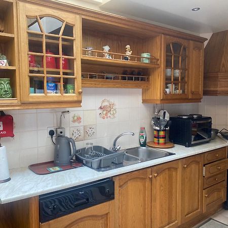 Bluebell Apartment Sleeps 7 Only Let As Whole Apartment Blennerville Экстерьер фото